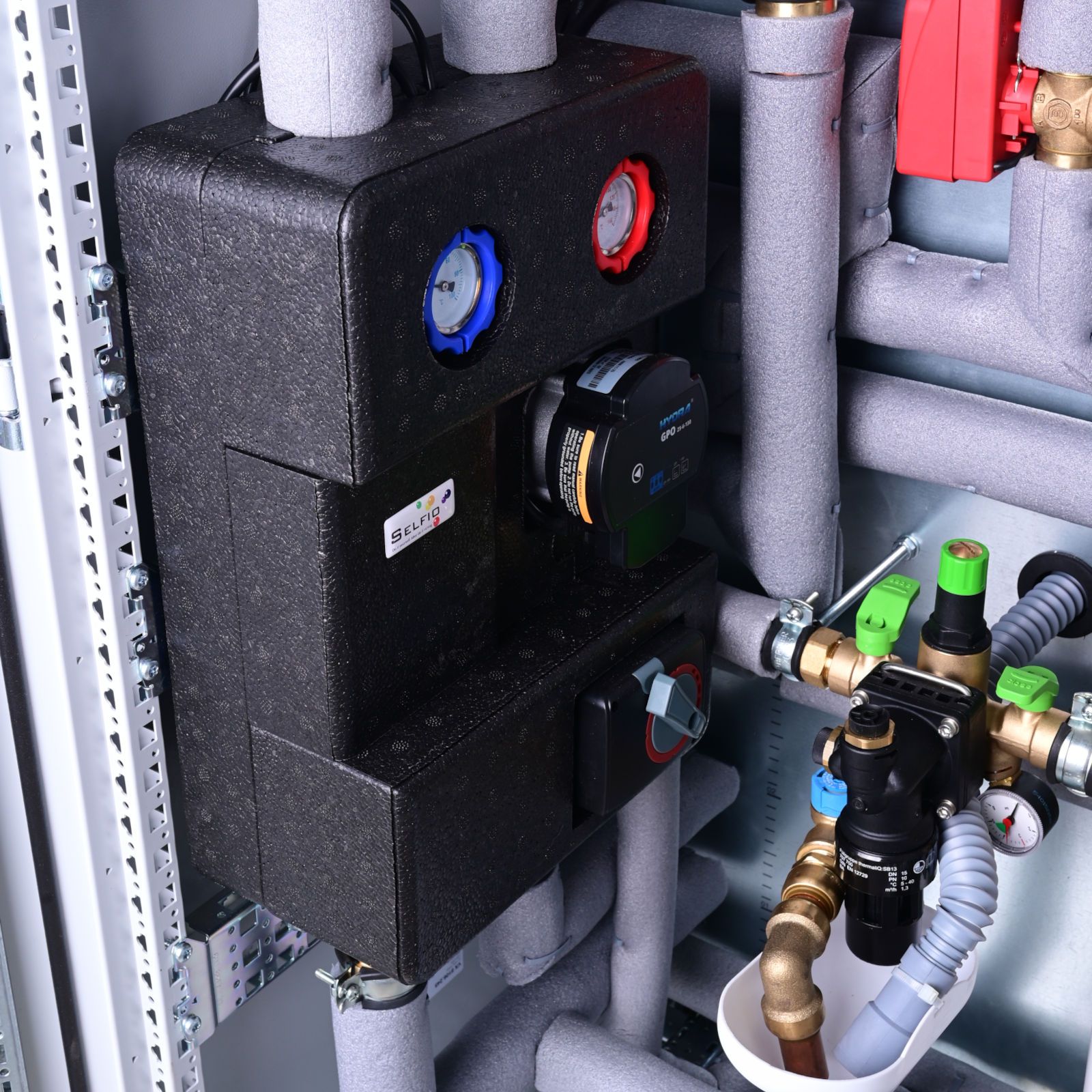 ThermCube Hybrid All-in-One Luft-Wasser Wärmepumpen System Speicheranschluss rechts